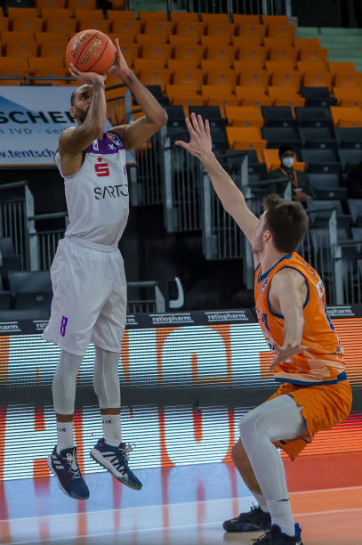 示着整个赛 示着整个赛